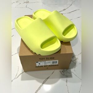 NWT YEEZY SLIDE